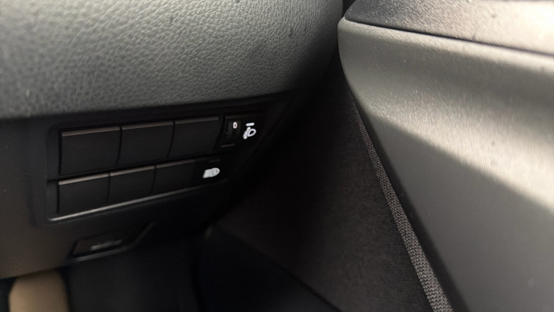 Toyota Yaris 1.5 Hybrid Design 5dr CVT Hybrid Hatchback